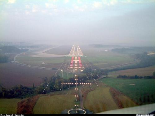 机场助航灯光——跑道边灯